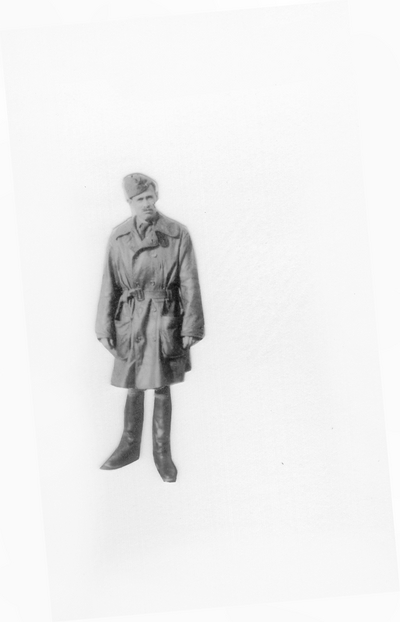 John Jacob Niles in uniform (image cut along outline of body)