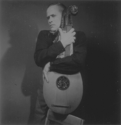 John Jacob Niles posed with dulcimer