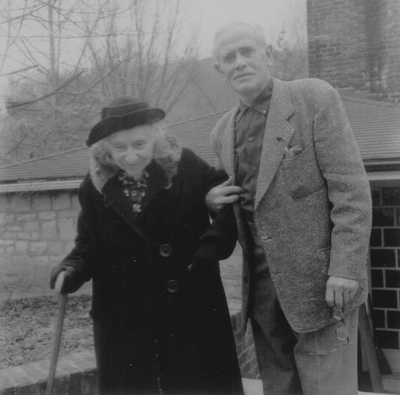 John Jacob Niles with Henrietta Child, Boot Hill Farm