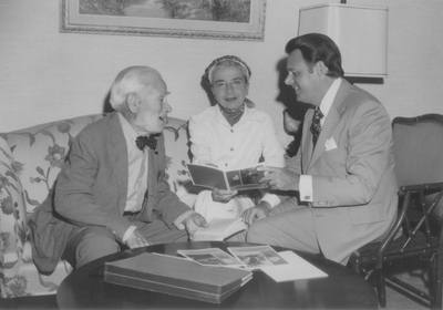 Tom Barnes (right) Trust Officer Citizen's Union Bank with John Jacob and Rena Niles