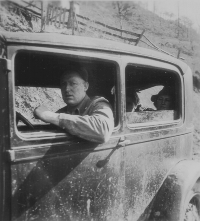 Unidentified persons and Rena Niles (back seat, left side); John Jacob Niles