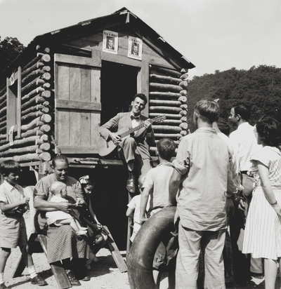 Pleaz Mobley, John Jacob Niles helped in his campaign for Congress by singing with him