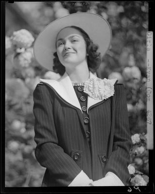 Margaretta Ratliff portrait; (1940 Kentuckian) (University of                             Kentucky)