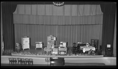 Interior display on stage (Henry Clay)