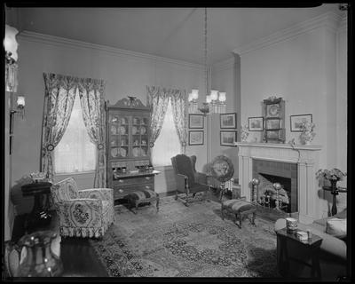 Parlor (living room)