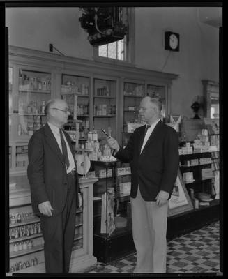 2 men in grocery store