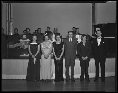 Young people, standing in front of dance band