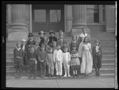 Elementary class, in costumes