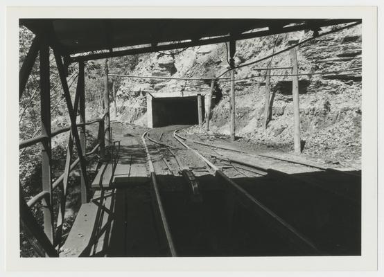 Marlowe Coal Company; Defiance, Kentucky - mine entrance