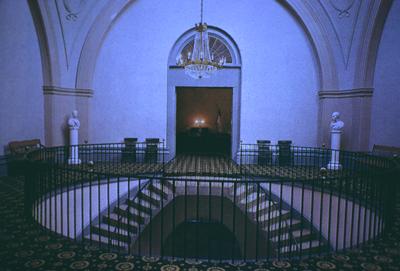 Old State House (Old State Capitol Building) - Note on slide: Upper level