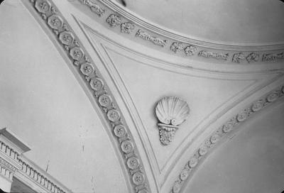 Elmwood (Carneal House) - Note on slide: Hall ceiling squinch