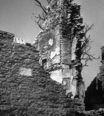 Ruins of stone house - Note on slide: Exterior view of stonework