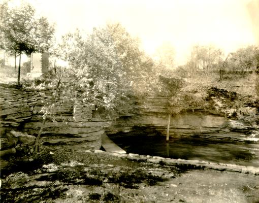 The 'Big Spring' (otherwise 'Royal Spring'), and Pioneer Monument, at Georgetown, KY. 1925