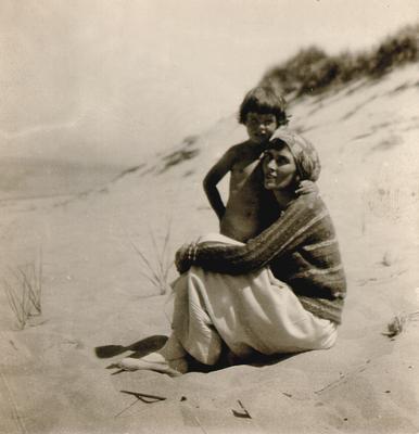 Shane O'Neill and Agnes Bolton; no photographer or place given