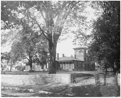 Glendower, McDowell-Preston home formerly located at 2nd street and Jefferson street, Lexington, KY, exterior of house from street
