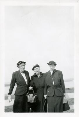 Margaret Wickliffe Preston Johnson (1885-1964), Cecil Cantrill (right), and Josephine Simpson (left)