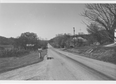 Series S- S10: Glensboro (Ky.), road showing farmhouse