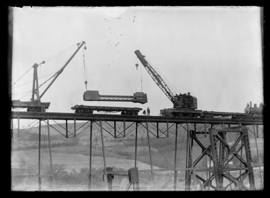 Derrick on bridge handling girder, Queen & Crescent