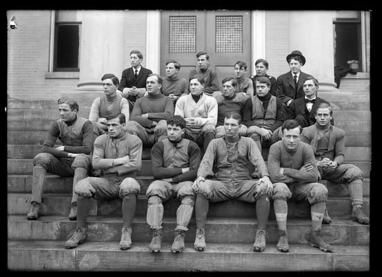Football team on steps of Experiment Station