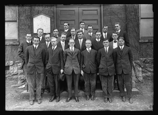 Mechanical and electrical engineering students, 1914