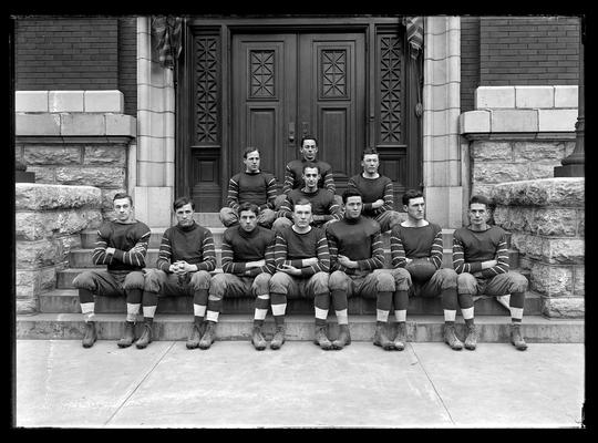 1912 Wildcats at end of season on steps of Carnegie Library