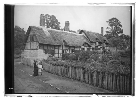 Copy, English cottage, Anne Hathaway