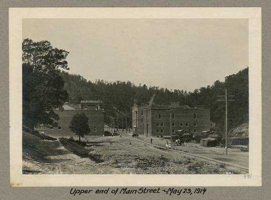 Title handwritten on photograph mounting: Upper end of Main Street