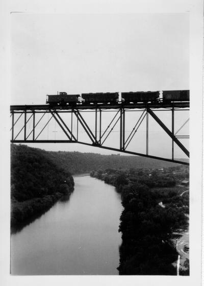Highway and railroad bridge over Kentucky River at Tyrone, Ky., 1940