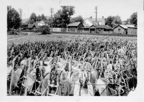 476 surplus wheelbarrows at Ashland, 1940