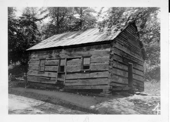 Log schoolhouse still in use in Breathitt County