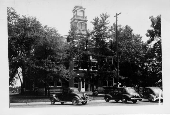 County Courthouse in Shepherdsville, KY., 1941