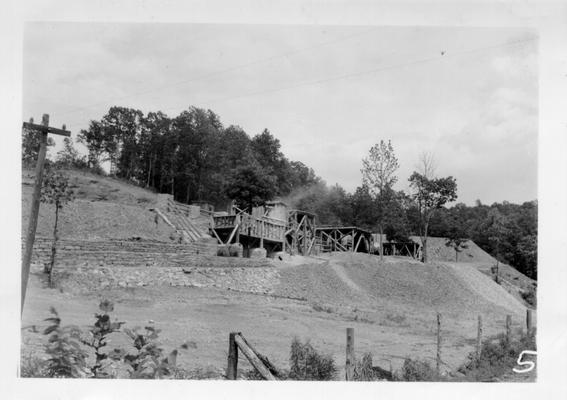 Stone crusher at city quarry in Madisonville, 1940