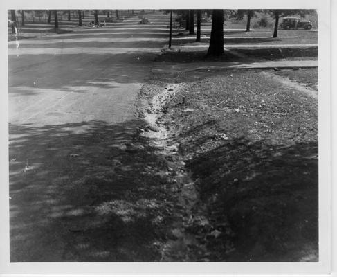 Eastern Parkway before resurfacing, without curb and gutter, 1938
