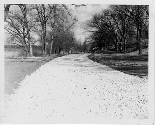 Construction of Shawnee Park River Driveway