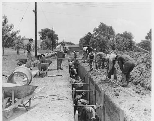 Men working on sewer line, Paducah, KY