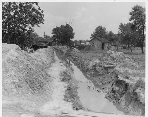 Ditch for sewer line, Paducah, KY