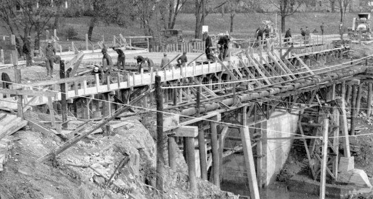 Project #1583 District 3: The dismantling of the present bridge and the construction of a new reinforced concrete bridge and abutments over Limestone Creek in Maysville, KY. View taken November 13, 1936