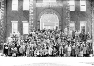 Students and teachers from Kentucky rural schools during Rural School Week in front of Natural Science building, Miller Hall, University of Kentucky