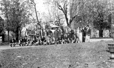 Unidentified group photograph, Kentucky pennants