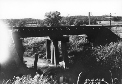 Train trestles, bridges and support structures