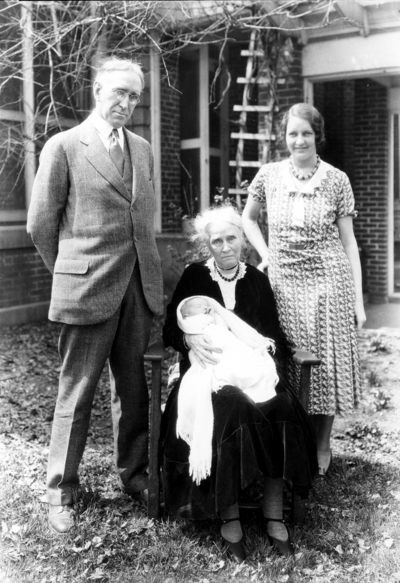 McVey family, President Frank LeRond McVey, his daughter, mother, and grandchild