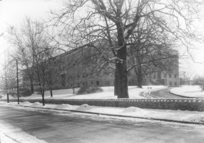 Agricultural Experiment Station / Scovell Hall in the winter