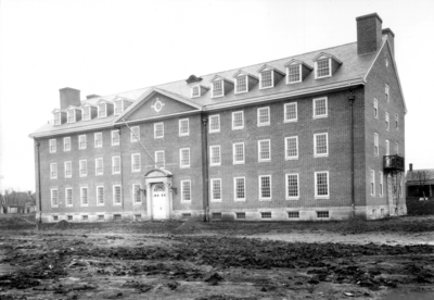 Bradley Hall (men's dormitory)