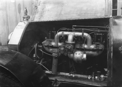 1910 Knox engine