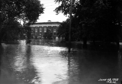 Alumni Gym, flood of 1928, S. Limestone near entrance to University (at Winslow Street, now Euclid/Avenue of Champions), 10:00 a.m