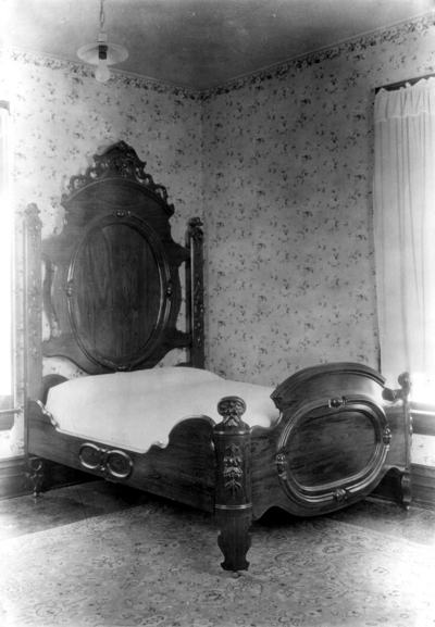 Maxwell Place bedroom