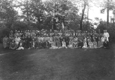 Large group, Commencement
