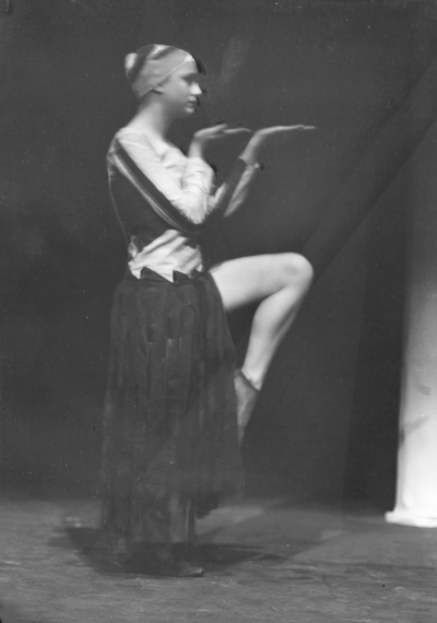 Actress performing in 