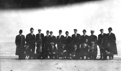 Engineering (class of 1910) trip to Norfolk, group photograph on the beach