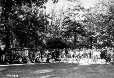 Large group at Maxwell Place